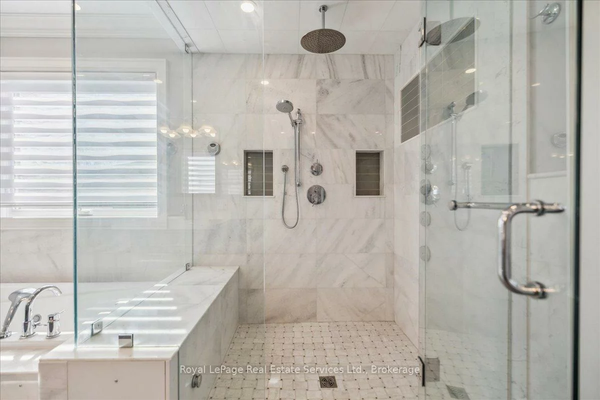 1211, Pinegrove, 1020 - WO West, Oakville