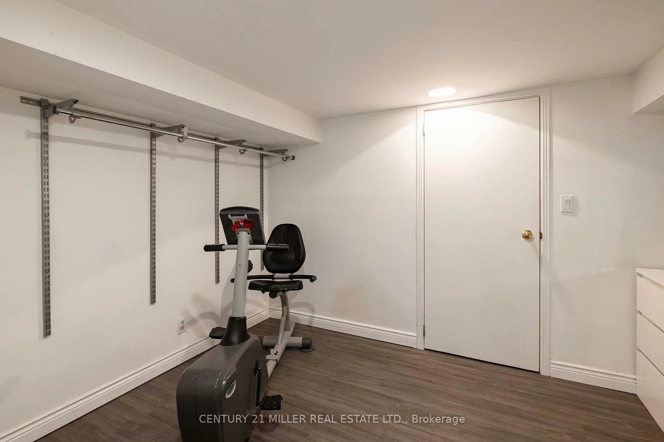 76, Brock, 1002 - CO Central, Oakville
