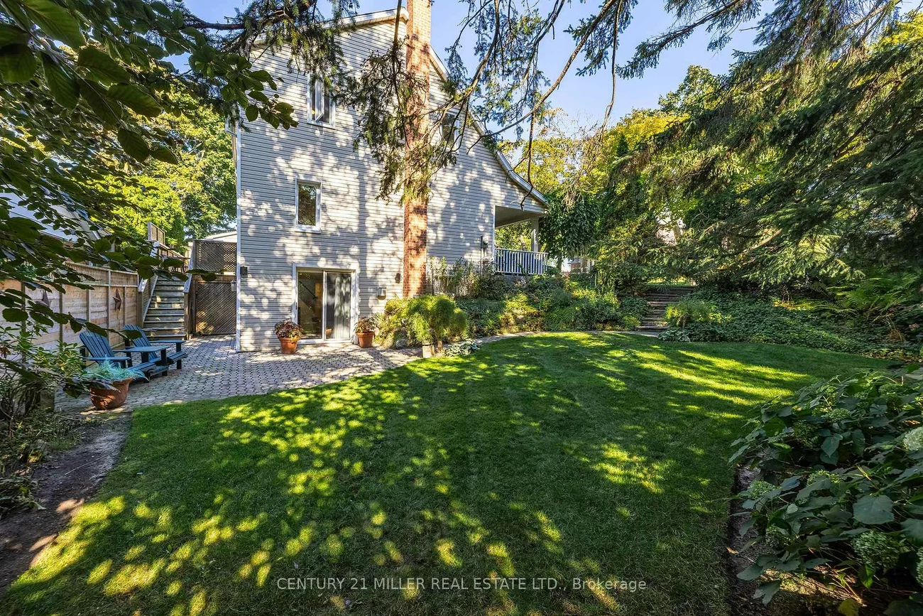 76, Brock, 1002 - CO Central, Oakville