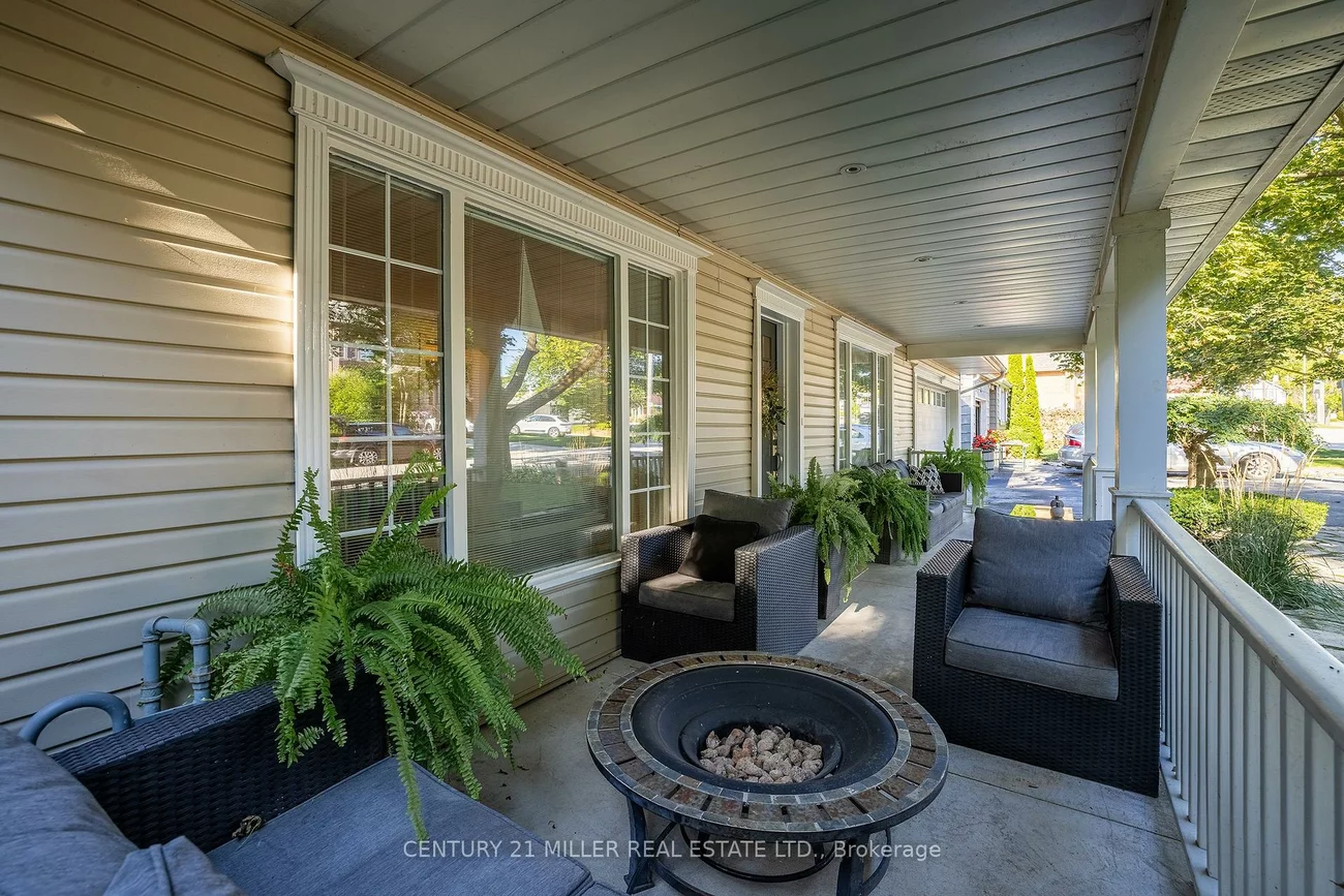 76, Brock, 1002 - CO Central, Oakville