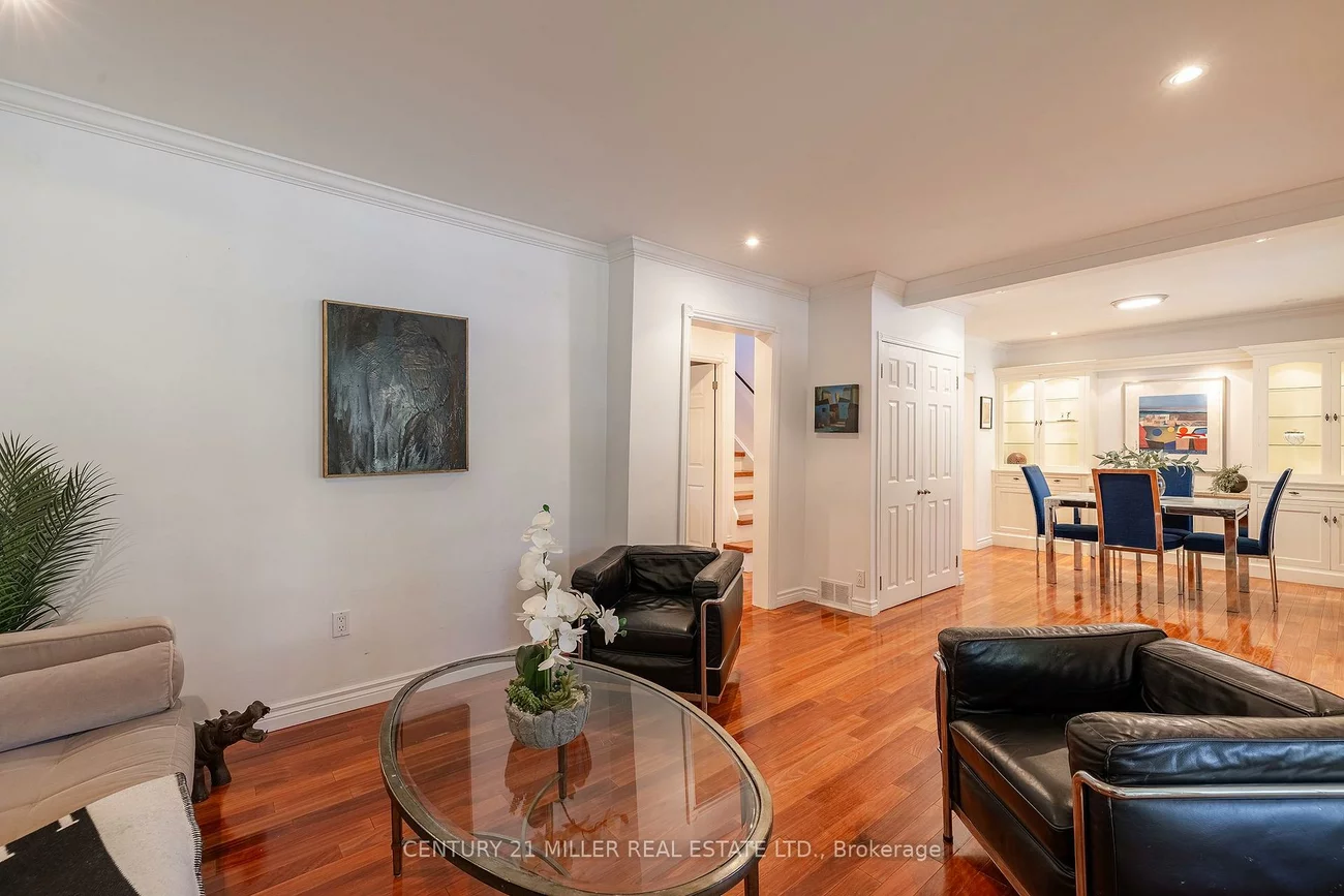 76, Brock, 1002 - CO Central, Oakville