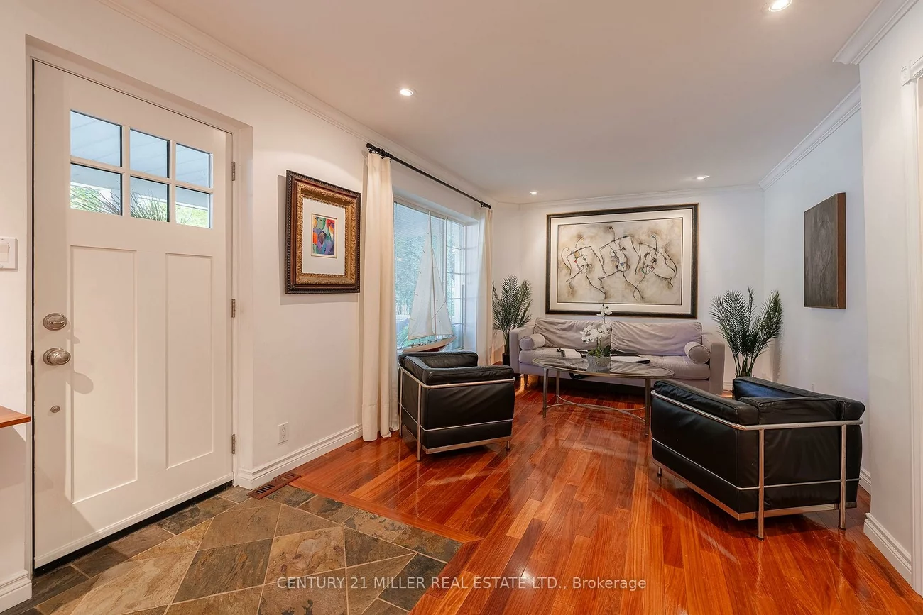 76, Brock, 1002 - CO Central, Oakville