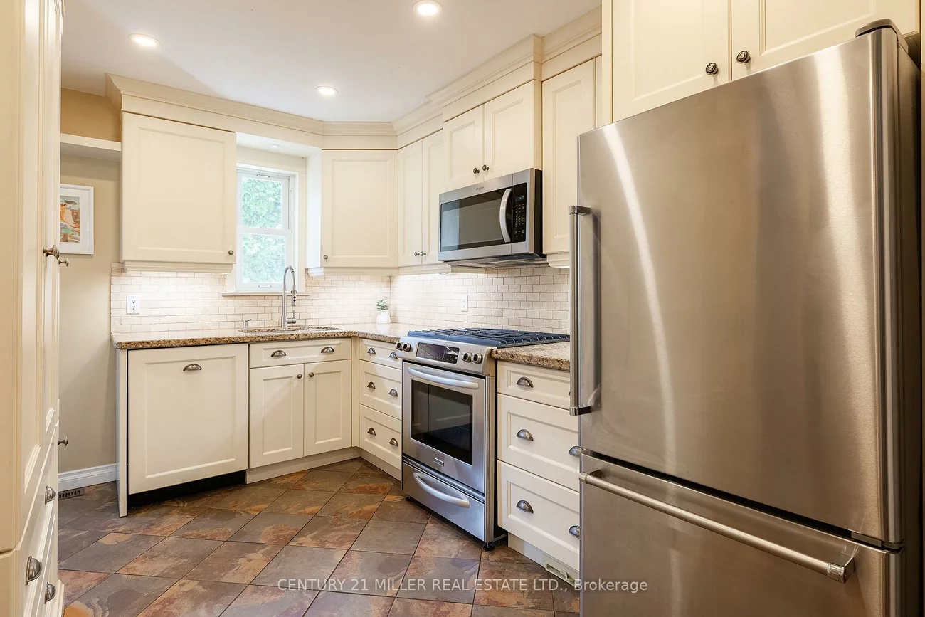 76, Brock, 1002 - CO Central, Oakville