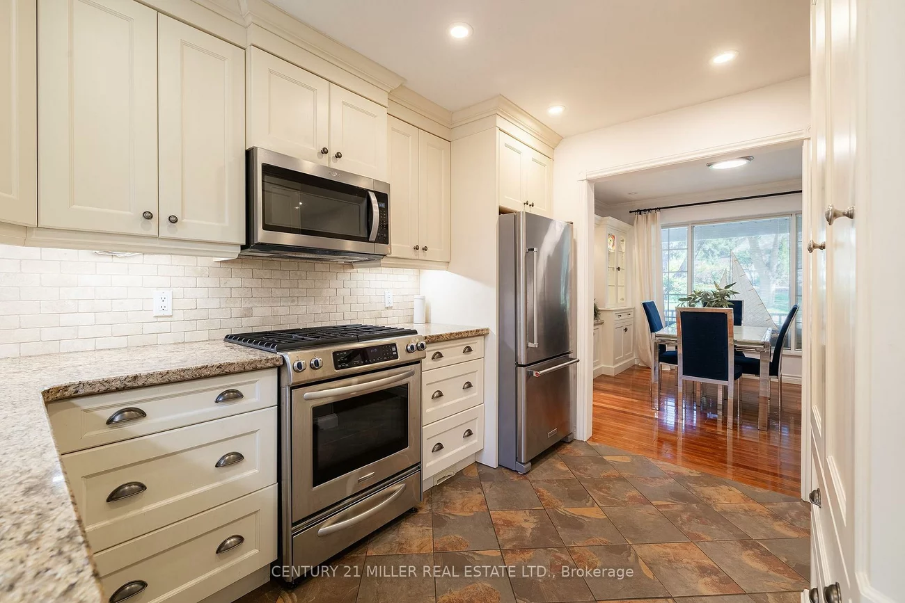 76, Brock, 1002 - CO Central, Oakville