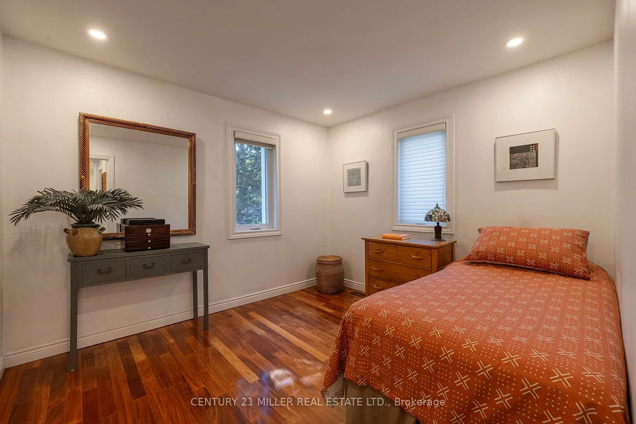 76, Brock, 1002 - CO Central, Oakville