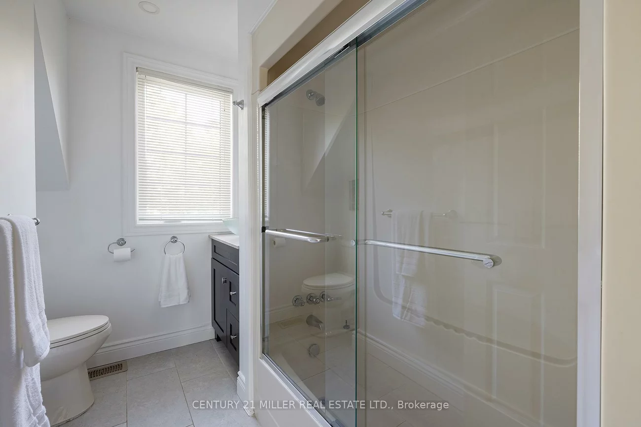 76, Brock, 1002 - CO Central, Oakville