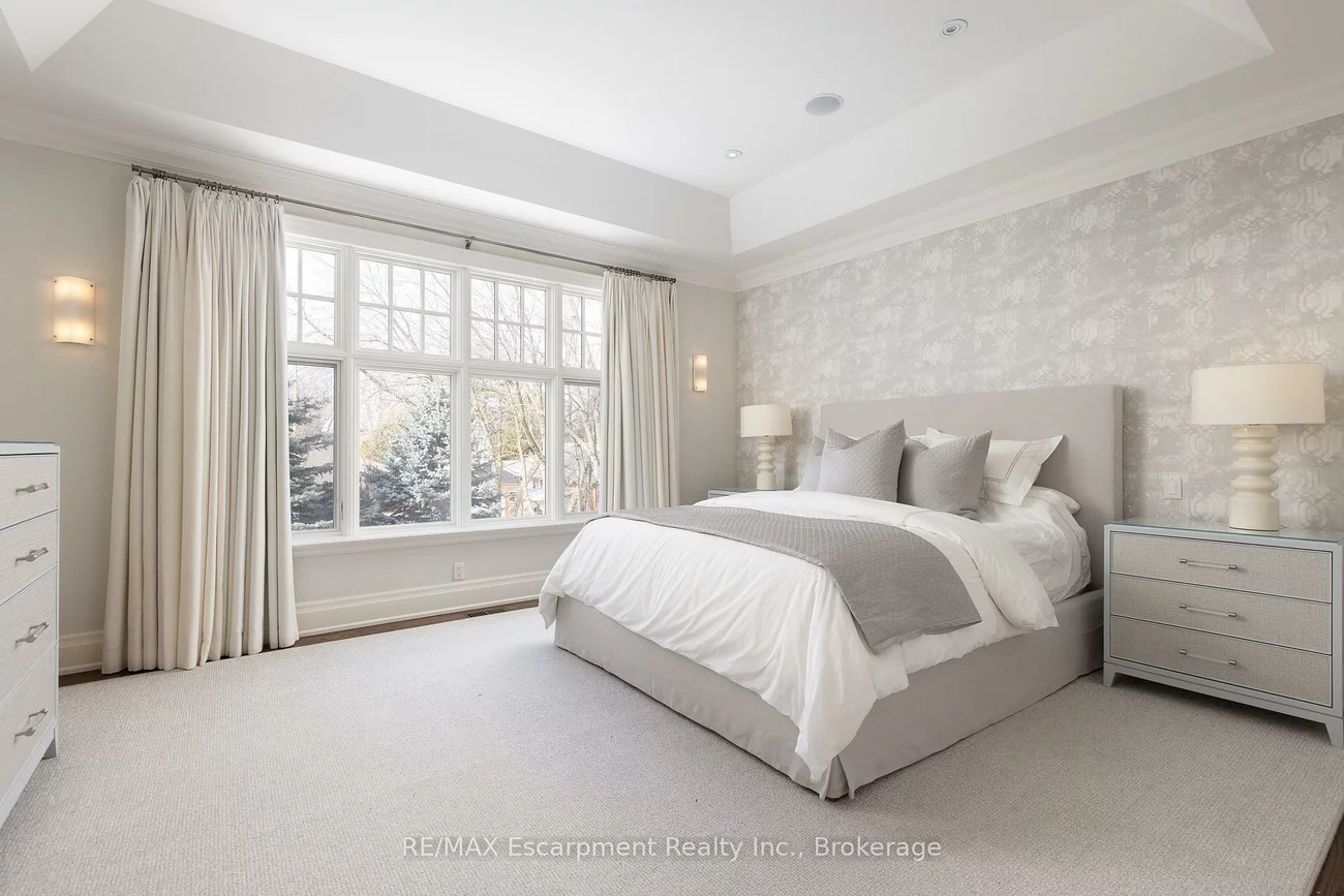 2469, Applewood, 1001 - BR Bronte, Oakville