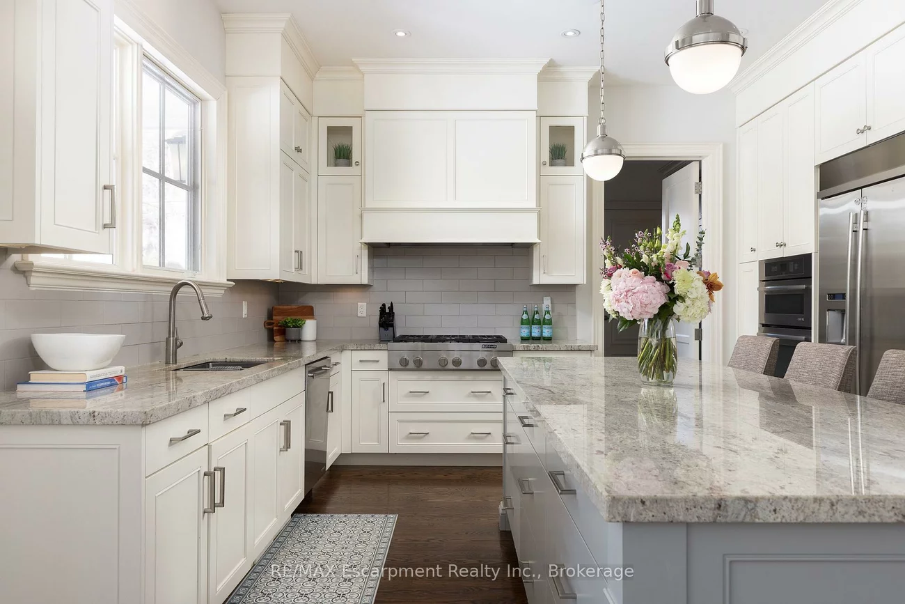 2469, Applewood, 1001 - BR Bronte, Oakville