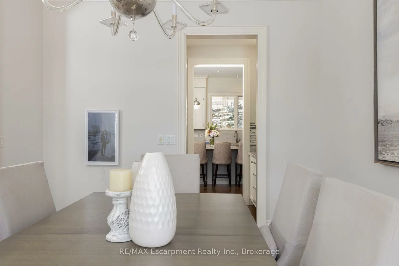 2469, Applewood, 1001 - BR Bronte, Oakville