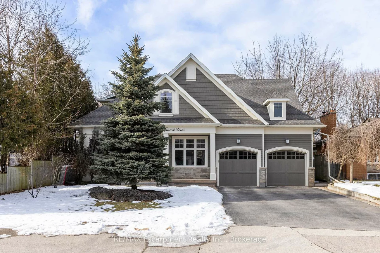 2469, Applewood, 1001 - BR Bronte, Oakville