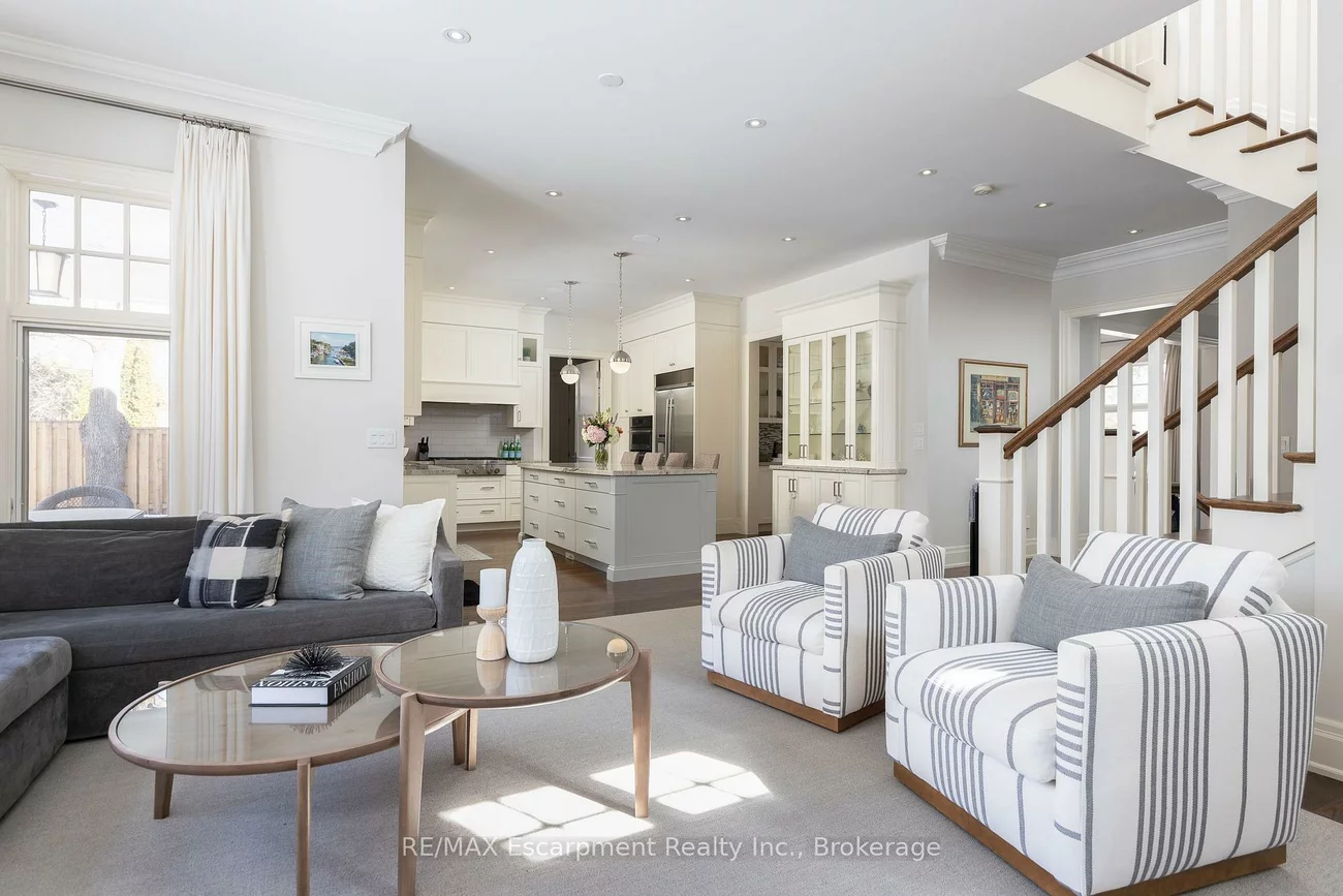 2469, Applewood, 1001 - BR Bronte, Oakville