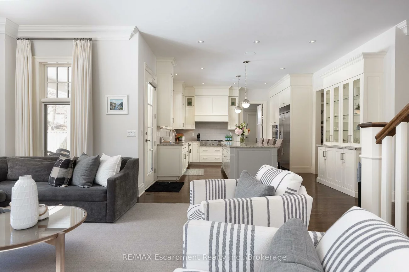 2469, Applewood, 1001 - BR Bronte, Oakville