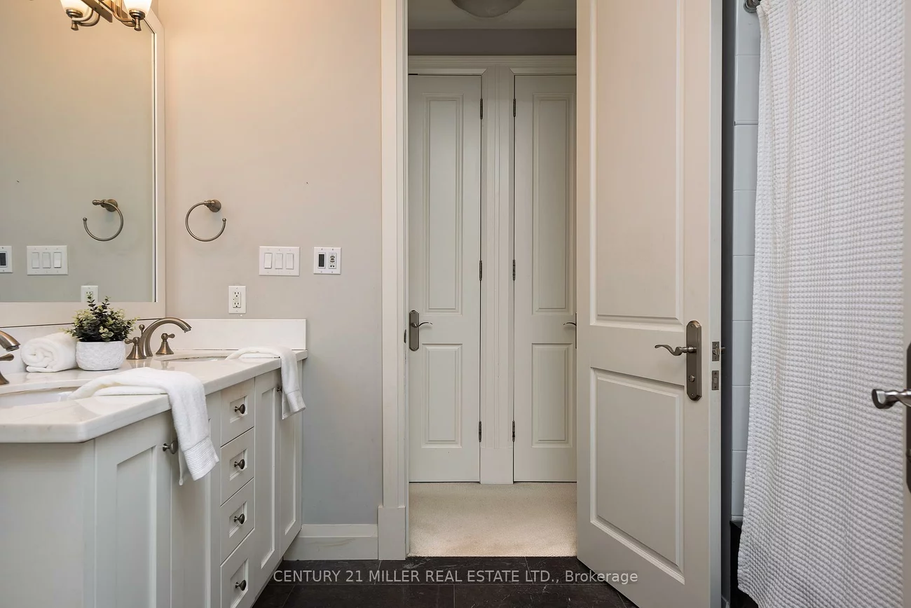 209, Donessle, 1011 - MO Morrison, Oakville