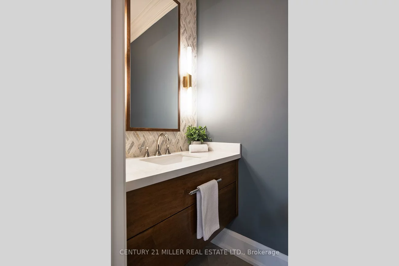 209, Donessle, 1011 - MO Morrison, Oakville