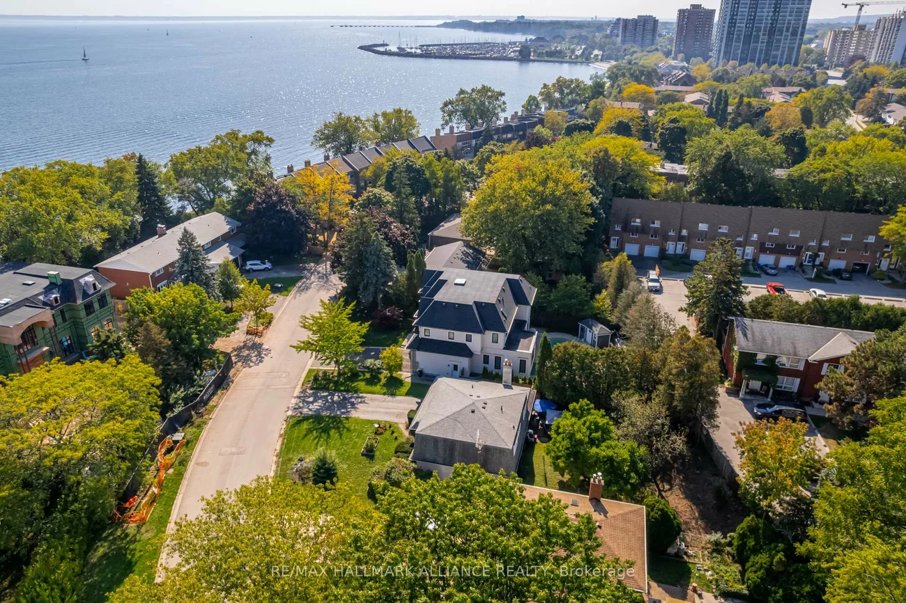 2033, Water's Edge, 1001 - BR Bronte, Oakville