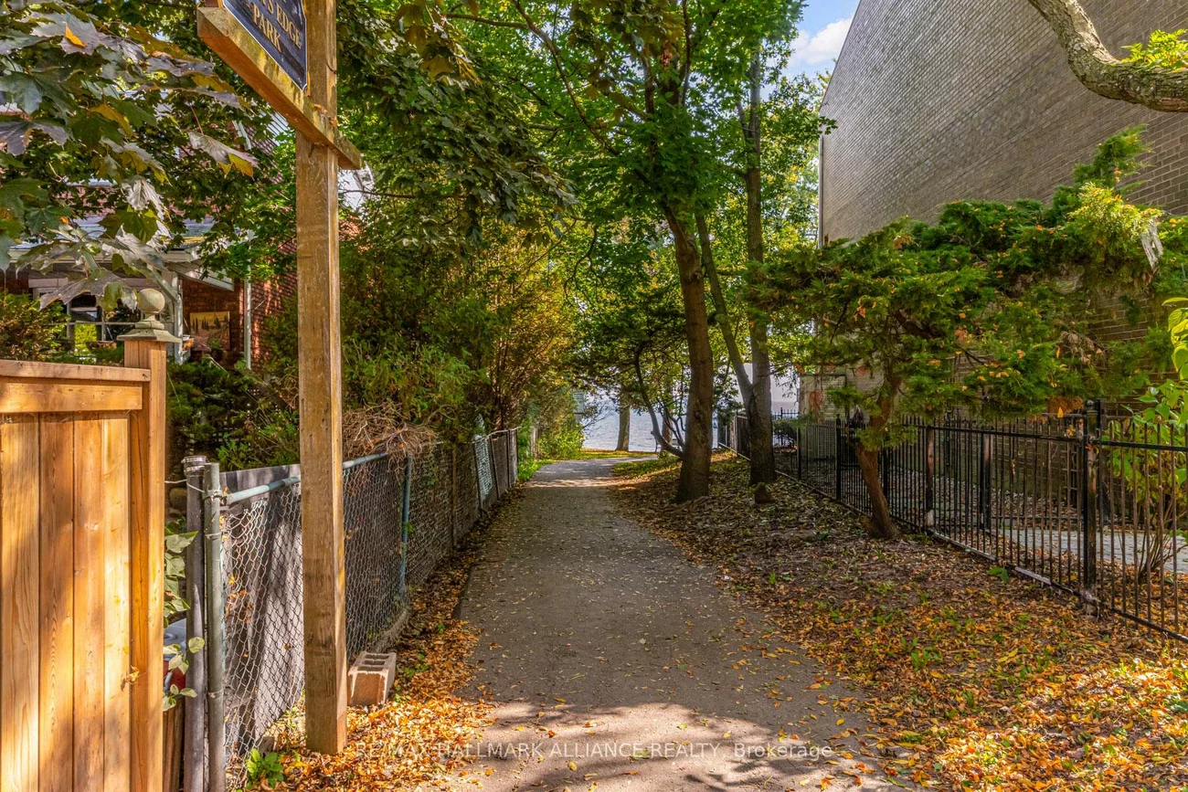 2033, Water's Edge, 1001 - BR Bronte, Oakville