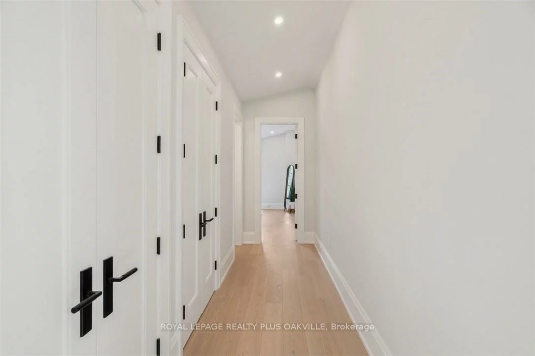 234, Walby, 1017 - SW Southwest, Oakville