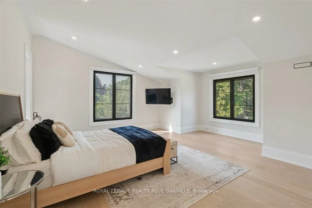 234, Walby, 1017 - SW Southwest, Oakville