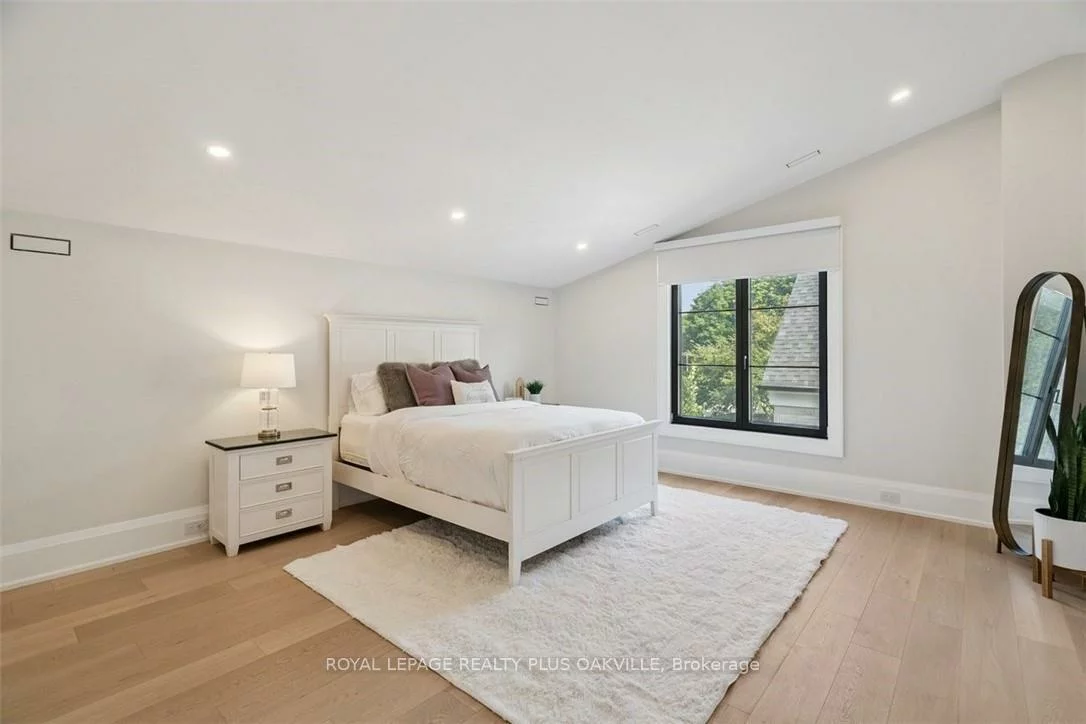 234, Walby, 1017 - SW Southwest, Oakville