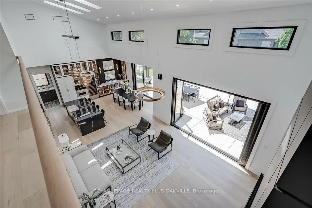 234, Walby, 1017 - SW Southwest, Oakville