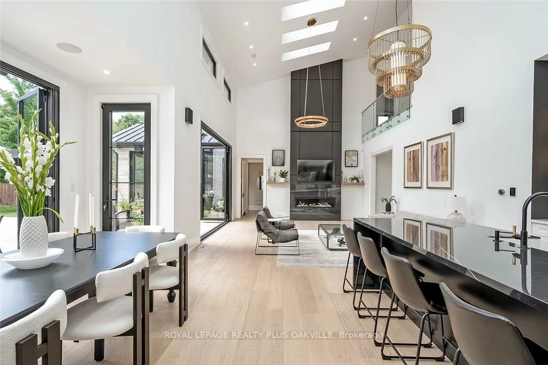 234, Walby, 1017 - SW Southwest, Oakville