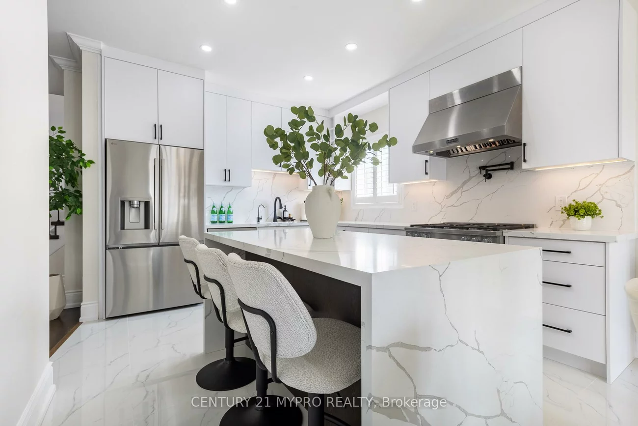 2587, Carberry, 1019 - WM Westmount, Oakville