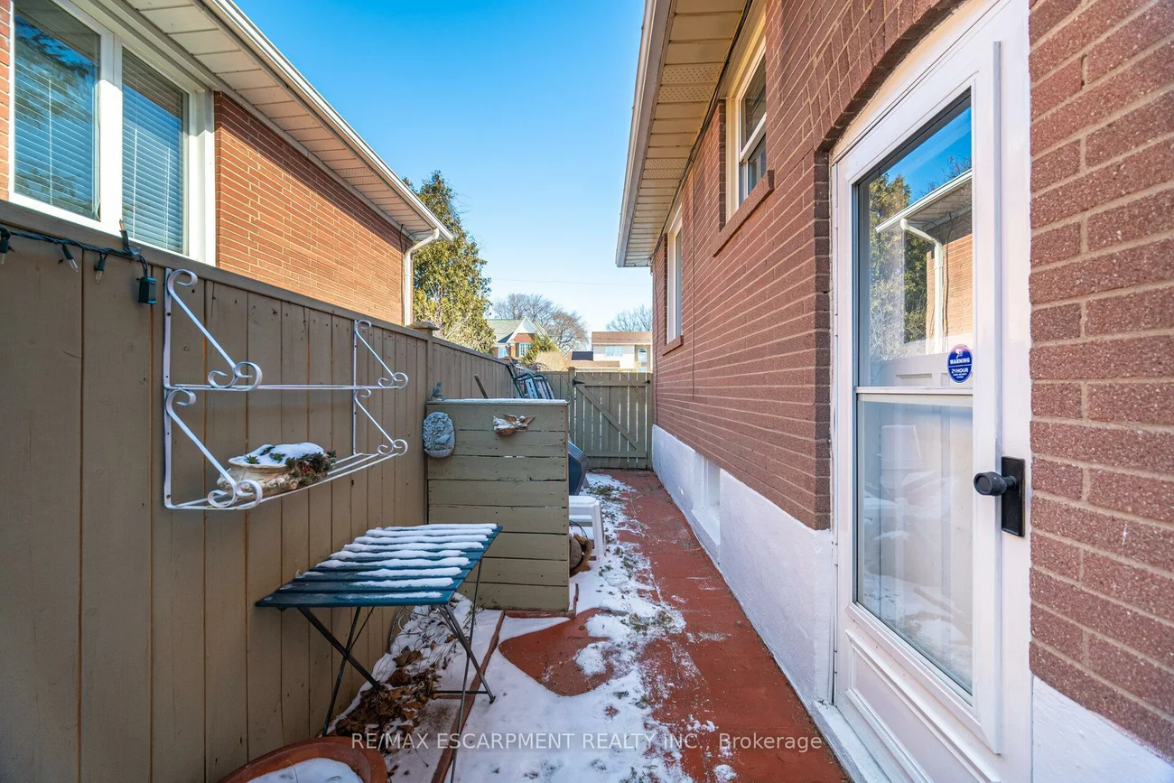 487, Wellington, 1020 - WO West, Oakville