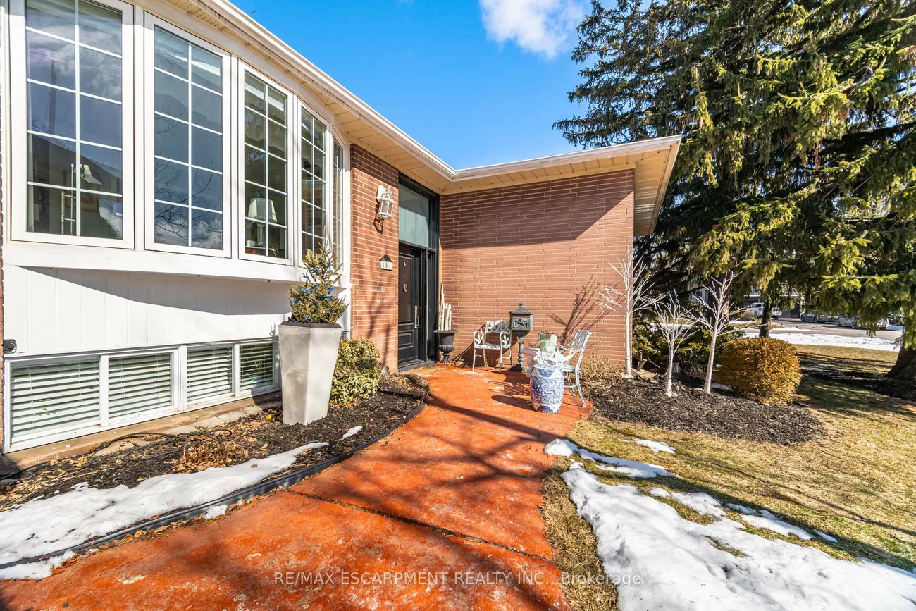 487, Wellington, 1020 - WO West, Oakville