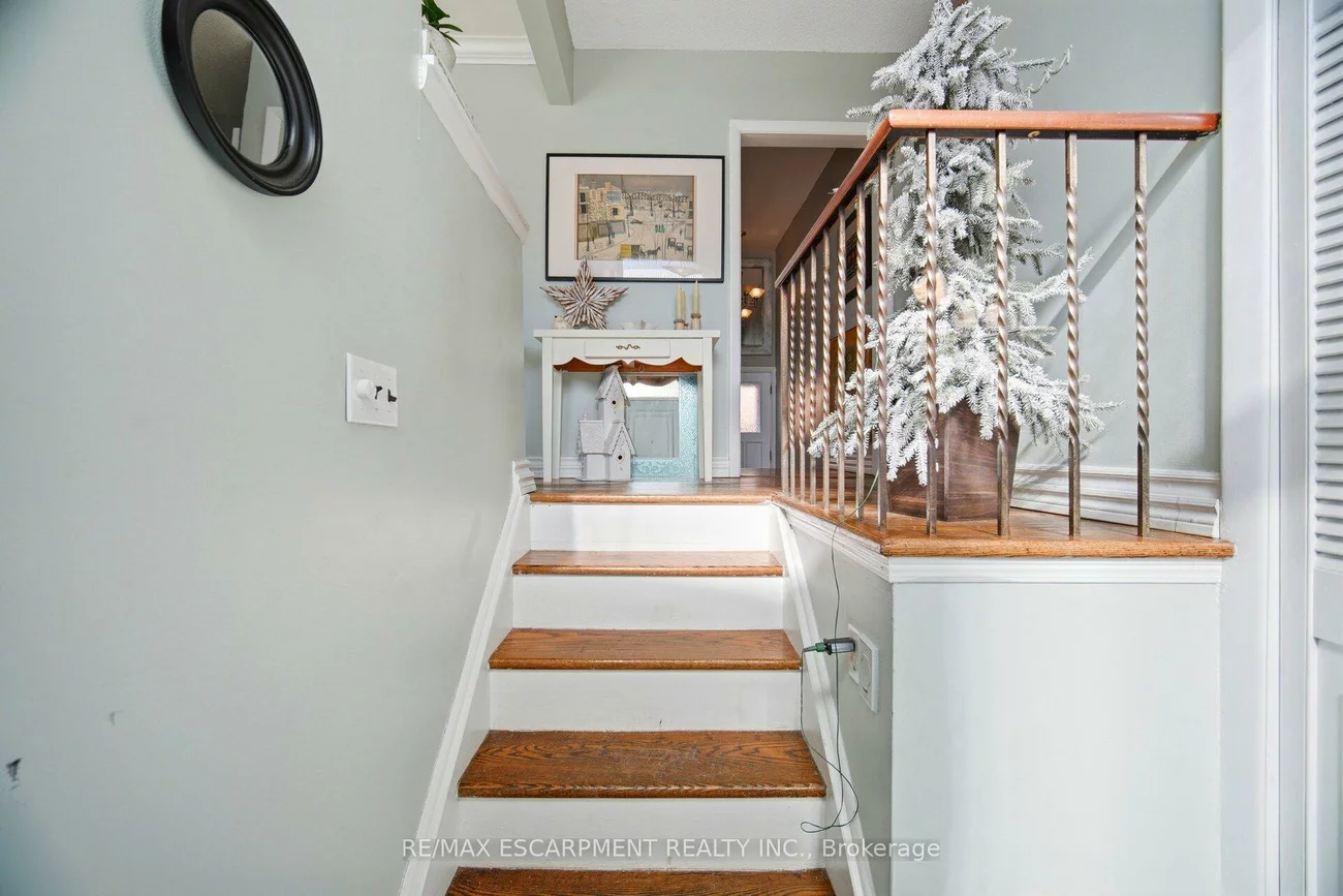 487, Wellington, 1020 - WO West, Oakville