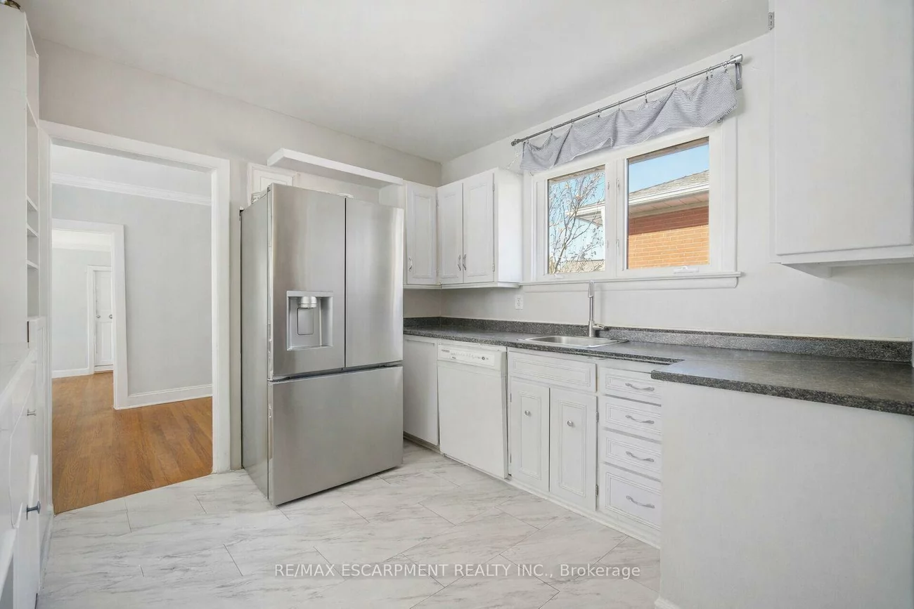 487, Wellington, 1020 - WO West, Oakville