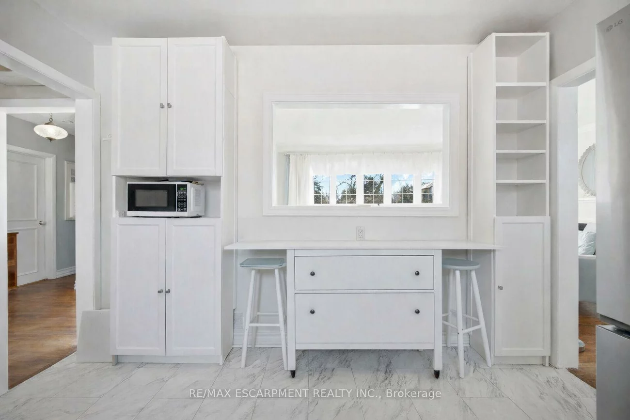 487, Wellington, 1020 - WO West, Oakville