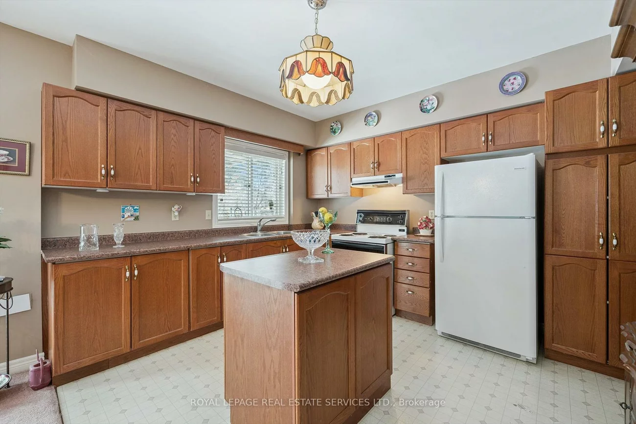 2020, Peak, 1015 - RO River Oaks, Oakville