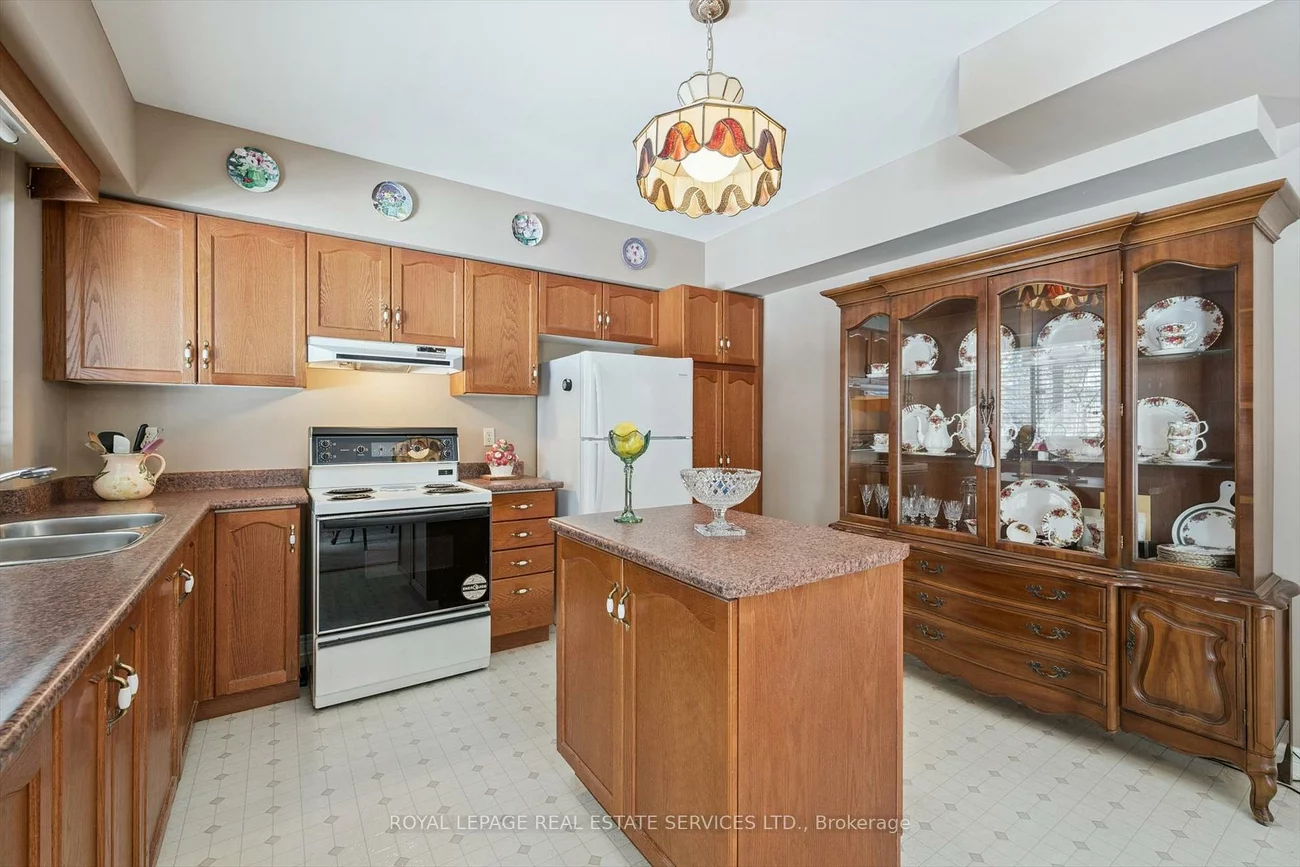 2020, Peak, 1015 - RO River Oaks, Oakville