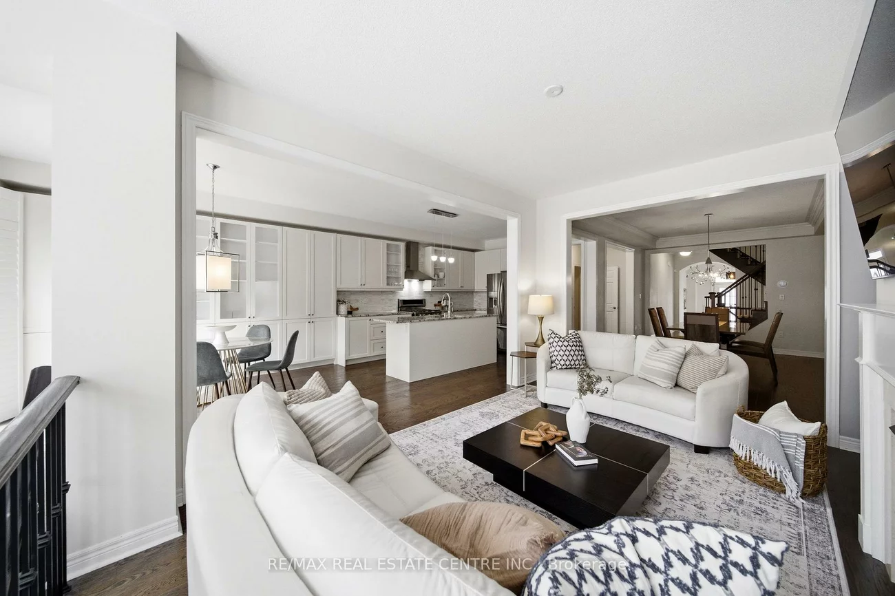 2466, Village, 1000 - BC Bronte Creek, Oakville