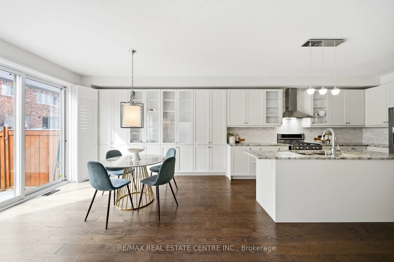 2466, Village, 1000 - BC Bronte Creek, Oakville