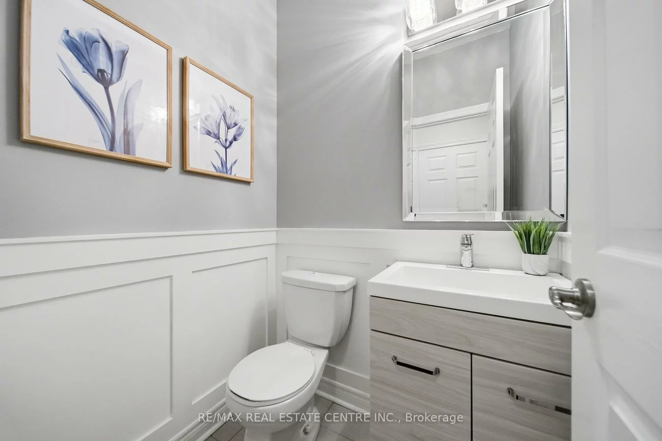 2466, Village, 1000 - BC Bronte Creek, Oakville