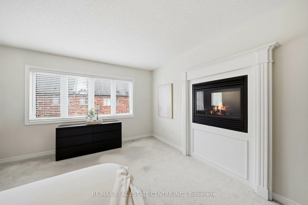 2466, Village, 1000 - BC Bronte Creek, Oakville