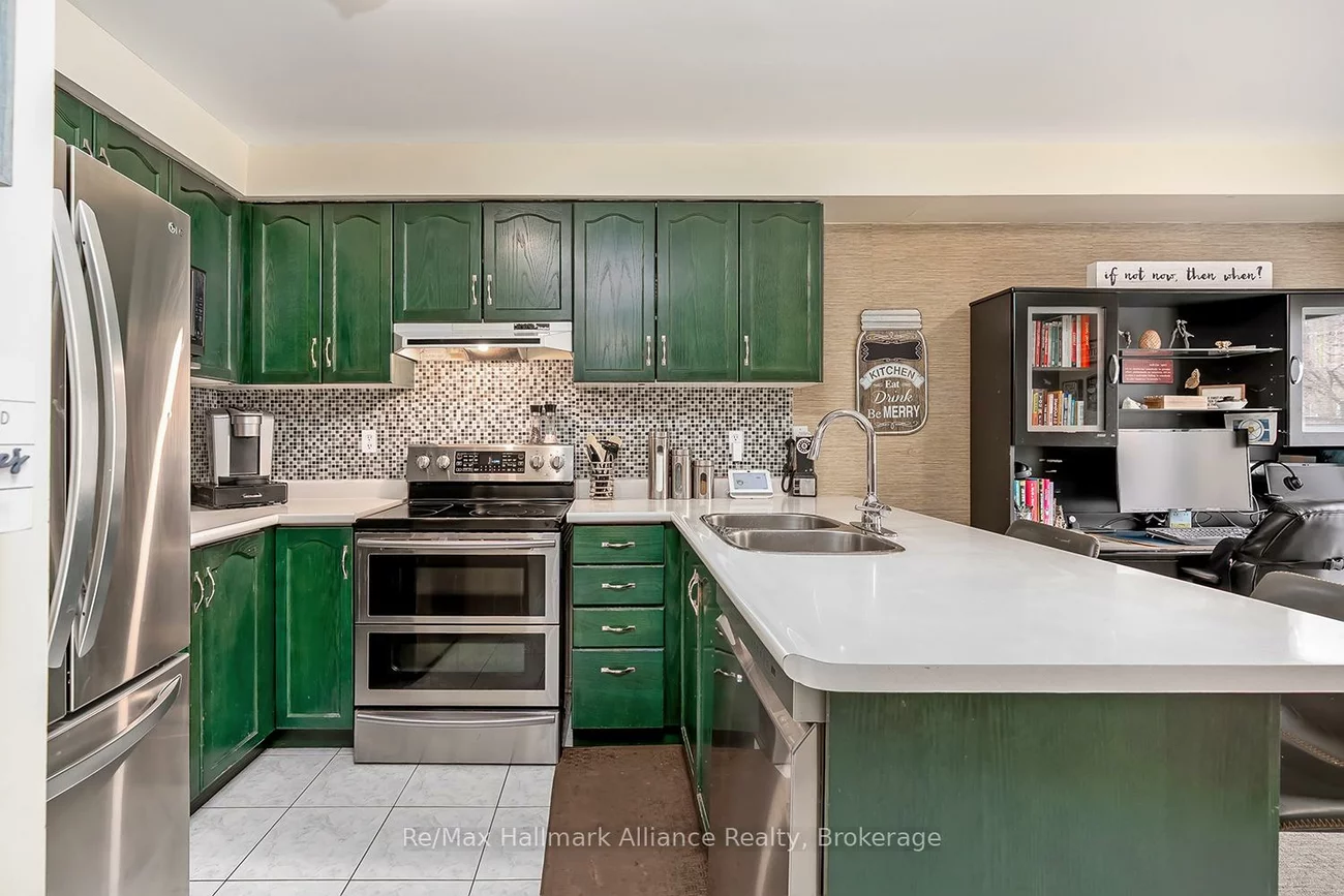 2411, East Gate, 1015 - RO River Oaks, Oakville