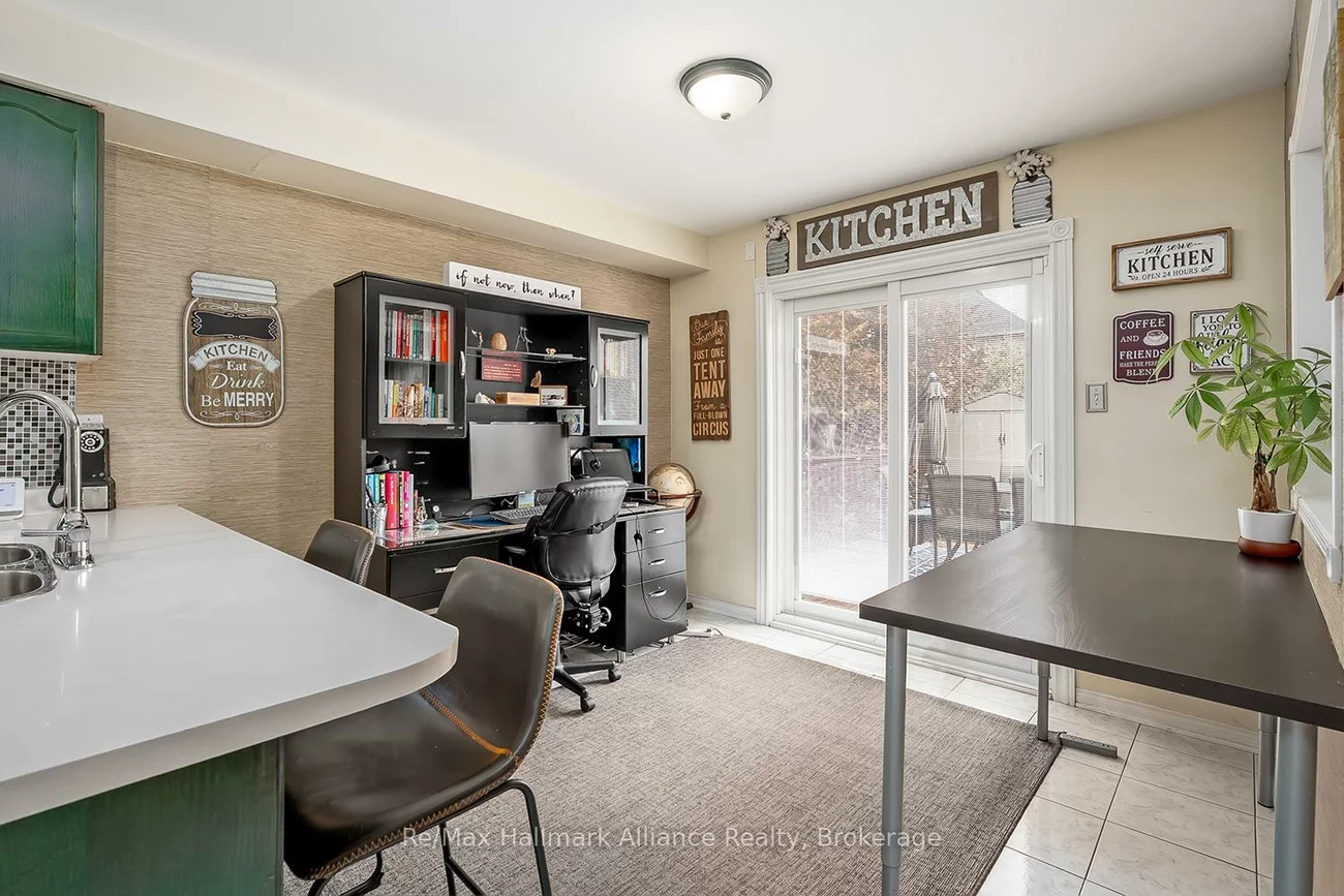 2411, East Gate, 1015 - RO River Oaks, Oakville