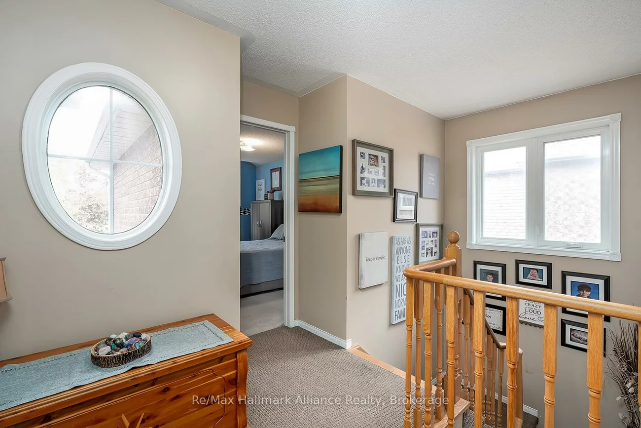 2411, East Gate, 1015 - RO River Oaks, Oakville