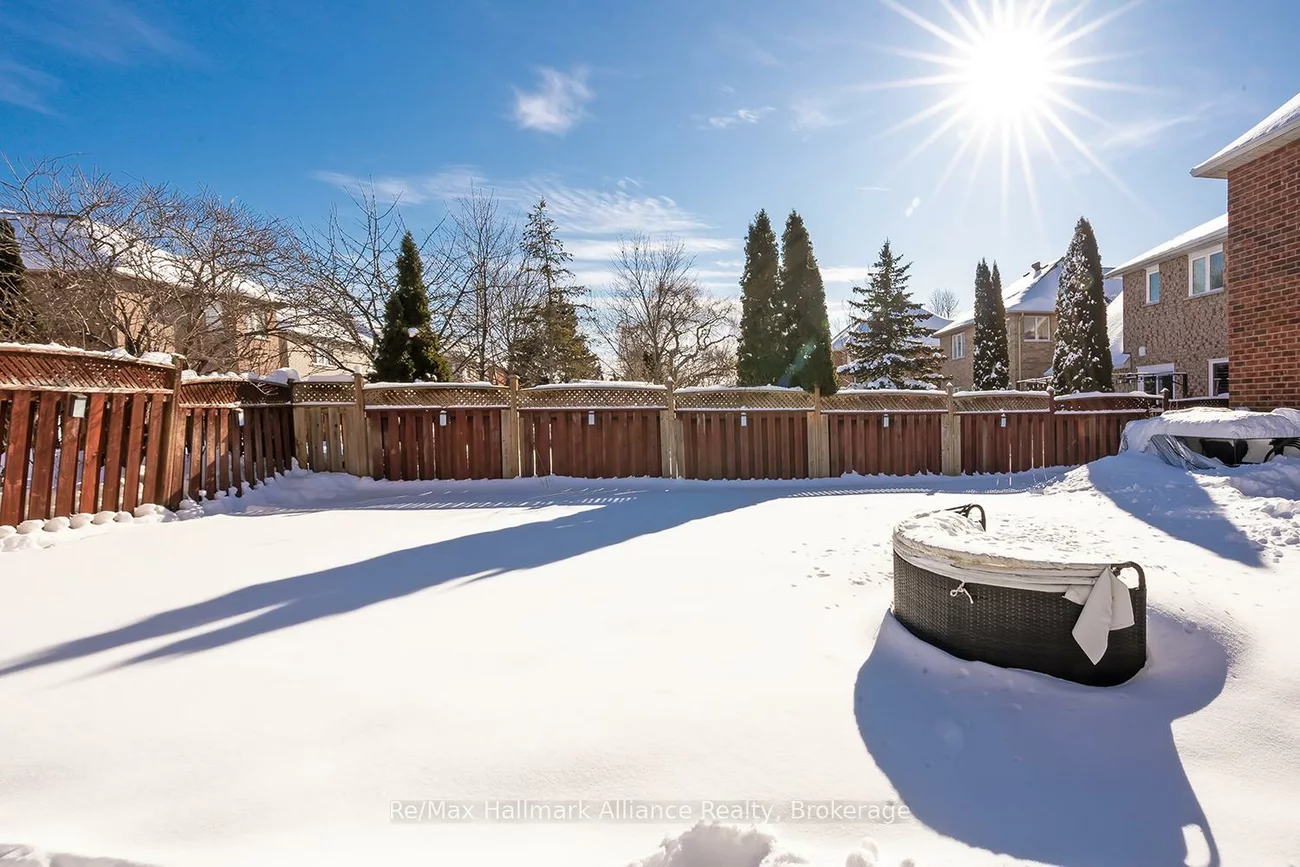 2411, East Gate, 1015 - RO River Oaks, Oakville