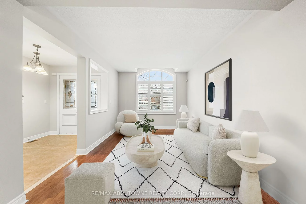 3334, Fox Run, 1001 - BR Bronte, Oakville