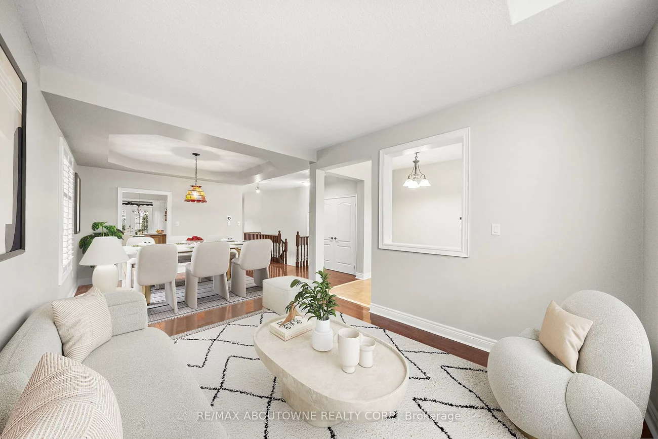 3334, Fox Run, 1001 - BR Bronte, Oakville