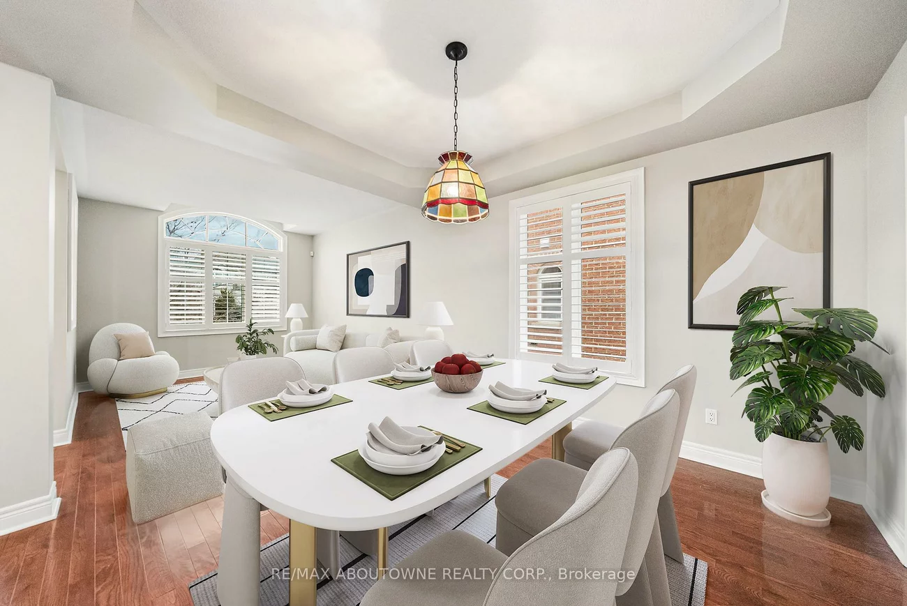 3334, Fox Run, 1001 - BR Bronte, Oakville