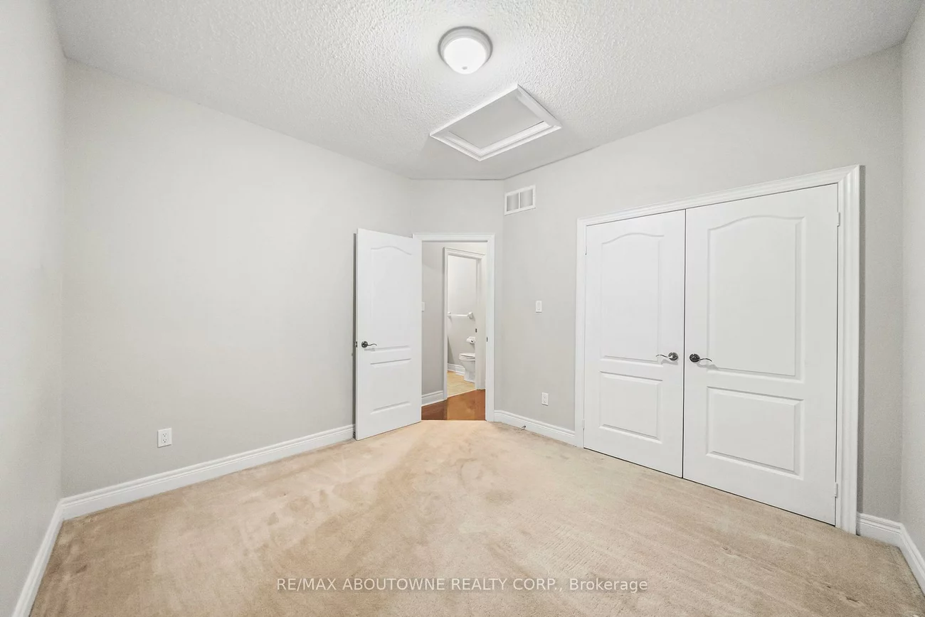 3334, Fox Run, 1001 - BR Bronte, Oakville