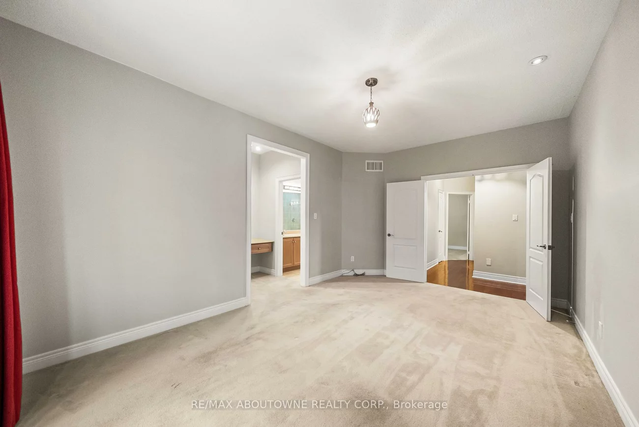 3334, Fox Run, 1001 - BR Bronte, Oakville