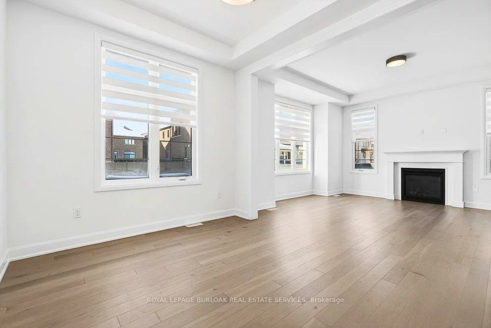 1404, Lynx, 1010 - JM Joshua Meadows, Oakville