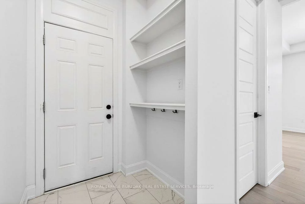 1404, Lynx, 1010 - JM Joshua Meadows, Oakville