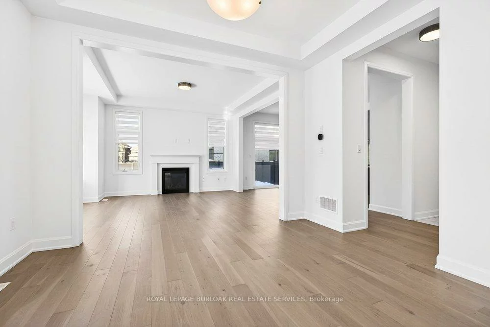 1404, Lynx, 1010 - JM Joshua Meadows, Oakville