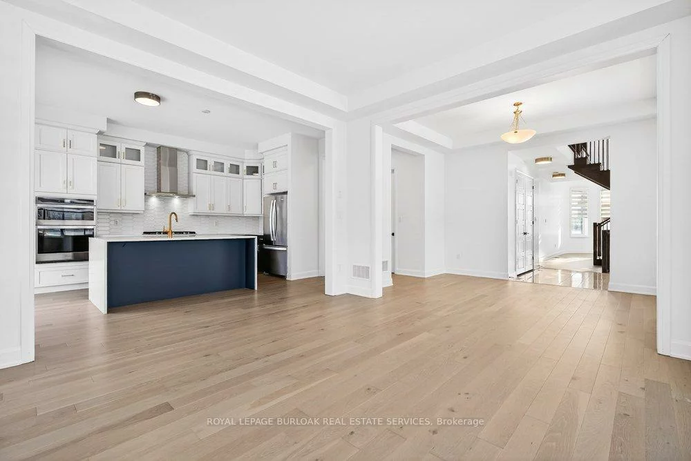 1404, Lynx, 1010 - JM Joshua Meadows, Oakville